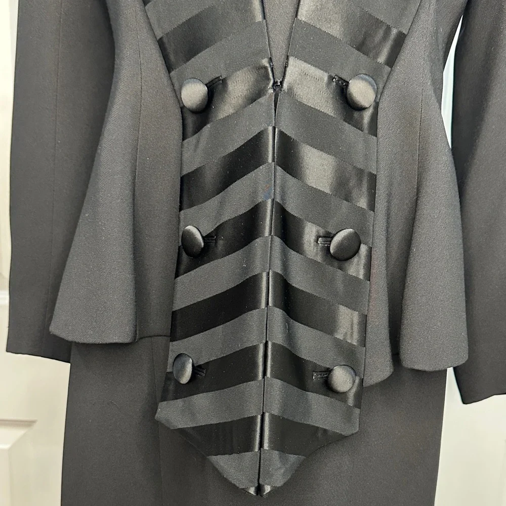 AV Vilento Vintage Black Tuxedo Satin Trim Evening Peplum 2-Piece Suit Size 12